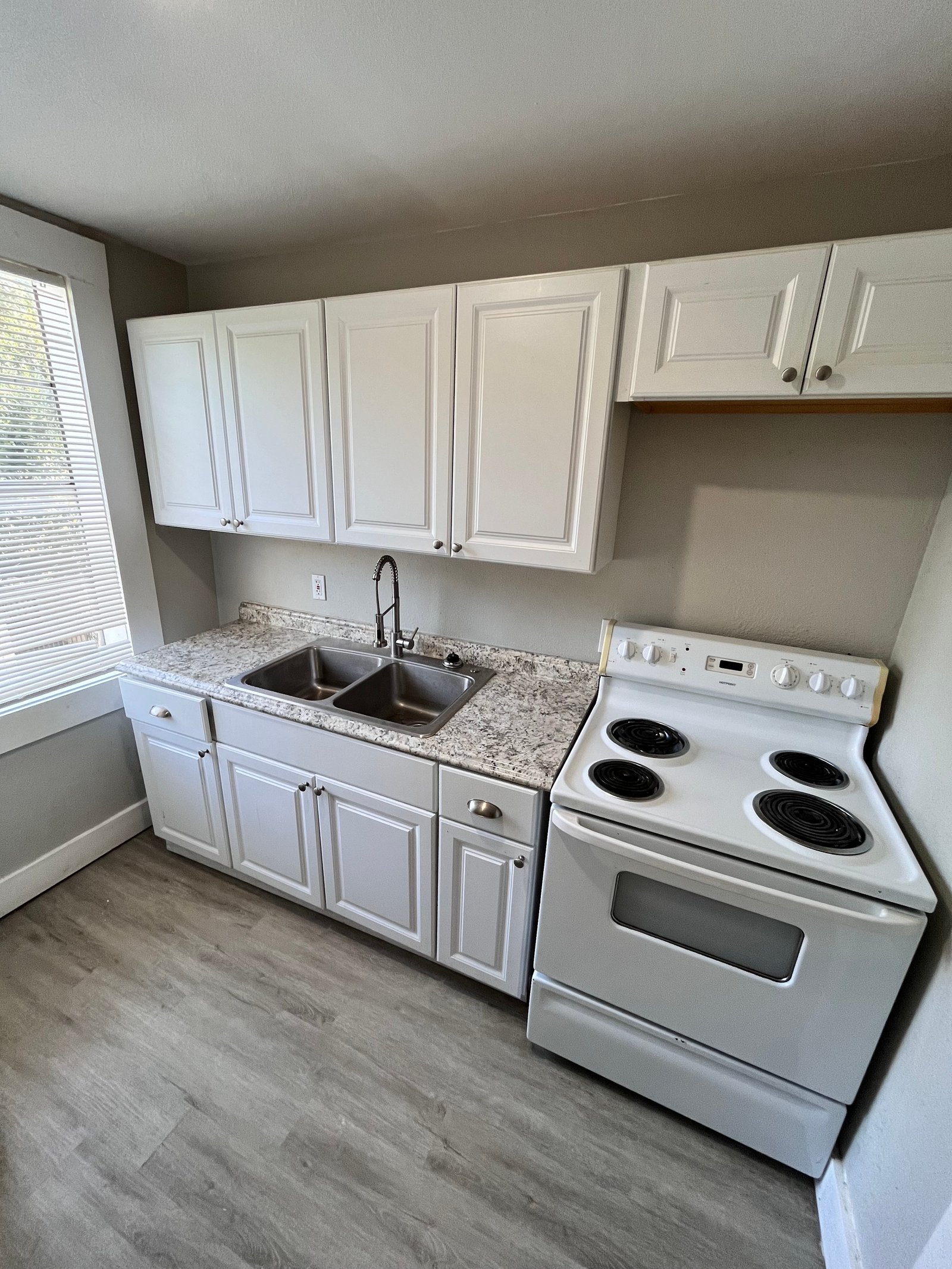 Renovated & Fully Leased 6-Unit Multifamily Asset — photo 11