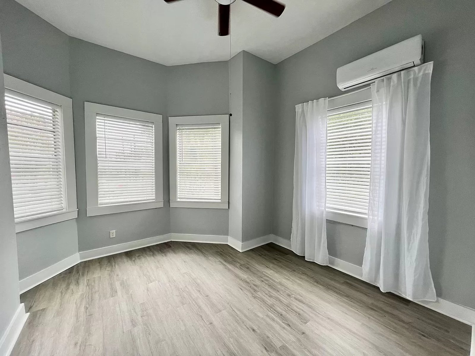 Renovated & Fully Leased 6-Unit Multifamily Asset — photo 5