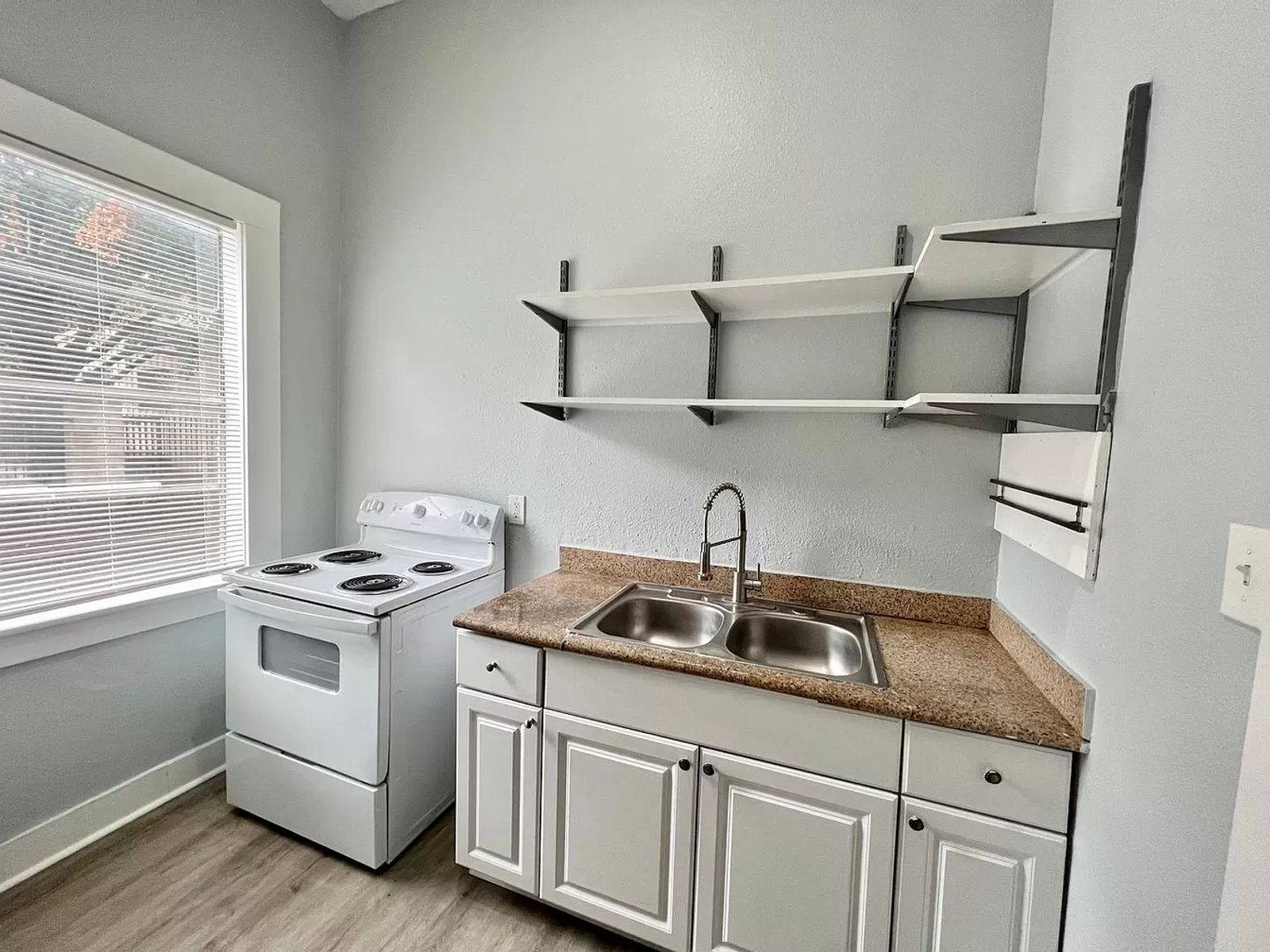 Renovated & Fully Leased 6-Unit Multifamily Asset — photo 8