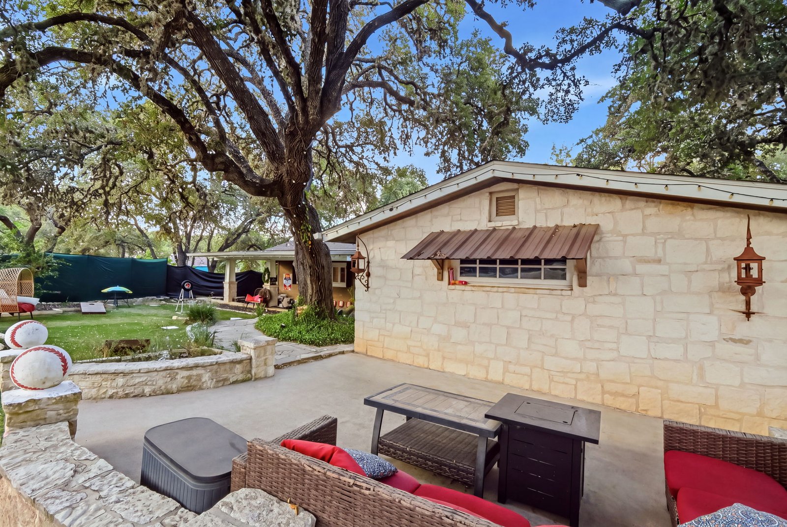 24 AMMANN RD BOERNE TX 78015-4778 — photo 11