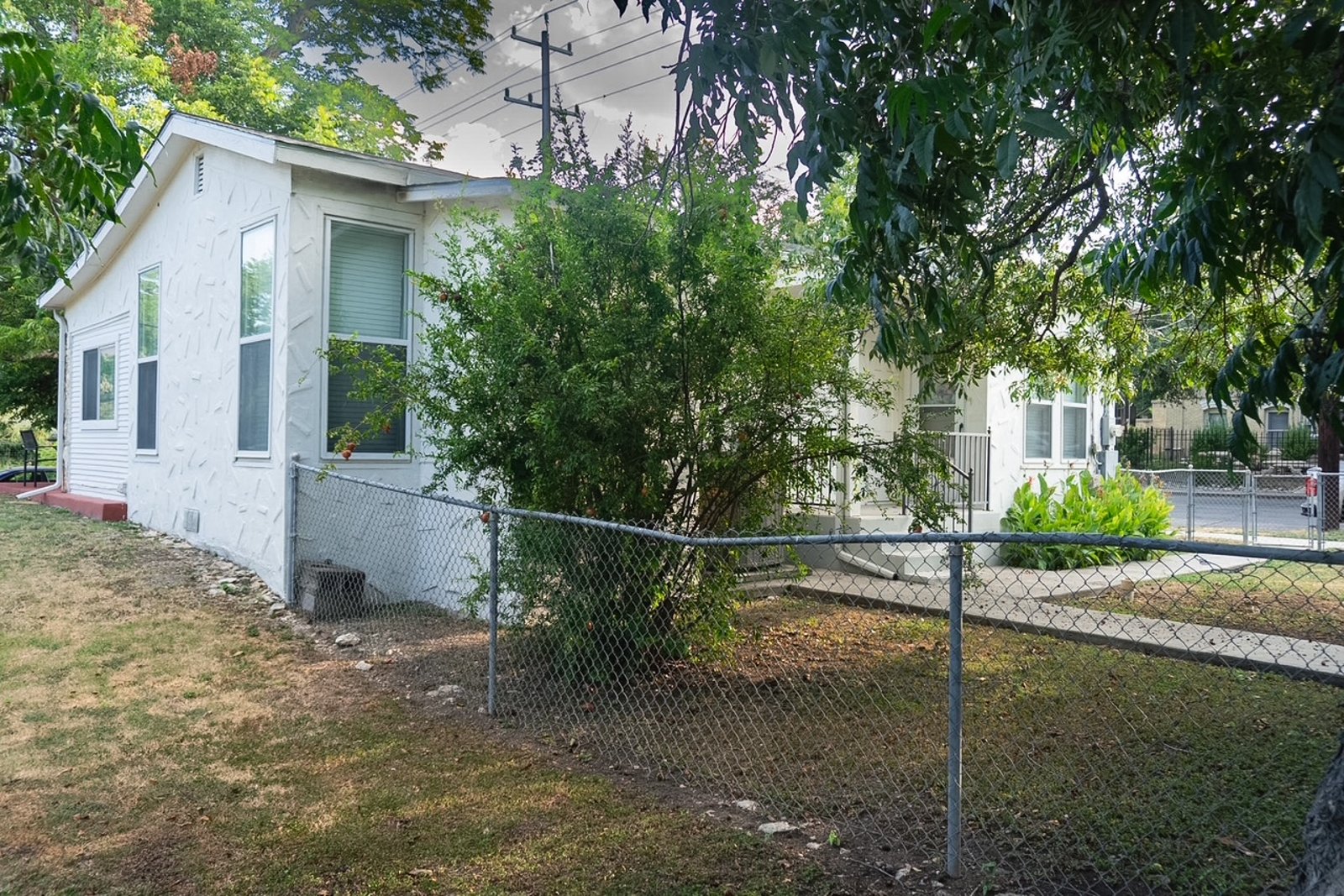 133 W HUISACHE AVE SAN ANTONIO TX 78212-2942 — photo 4