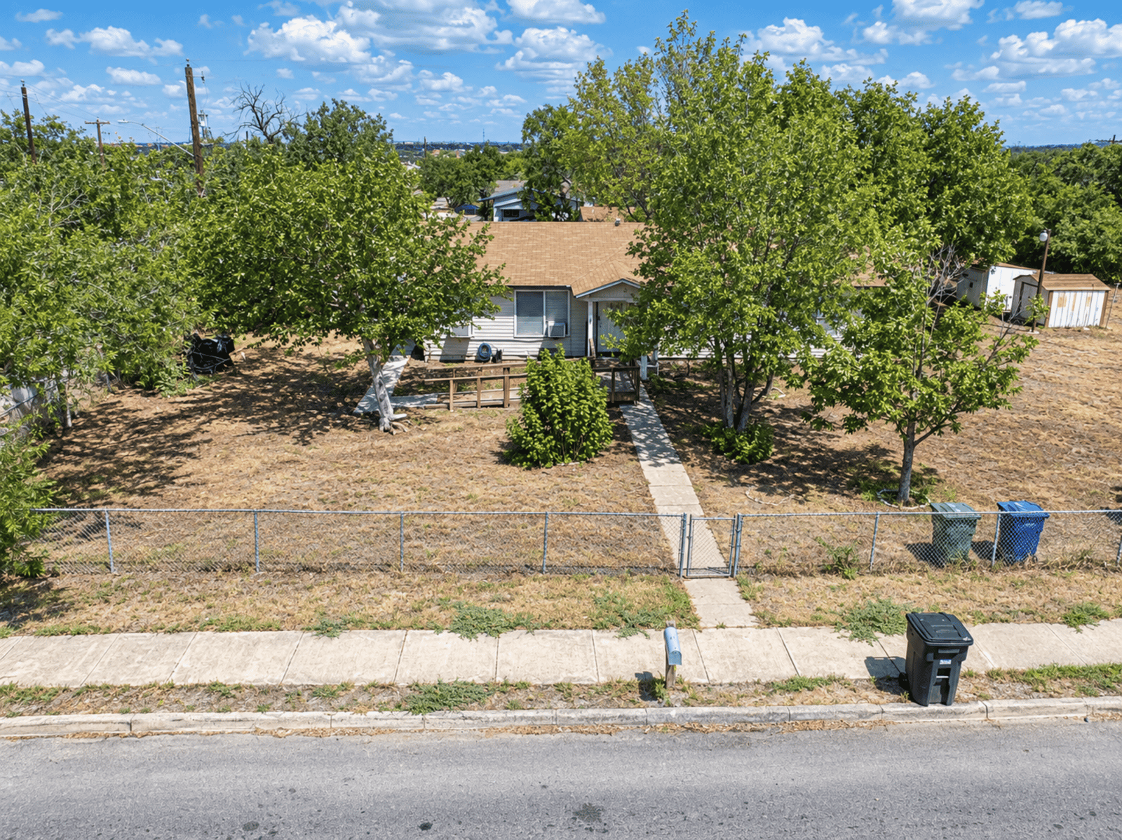 1± AC ON VILLARET & ZARZAMORA — photo 13
